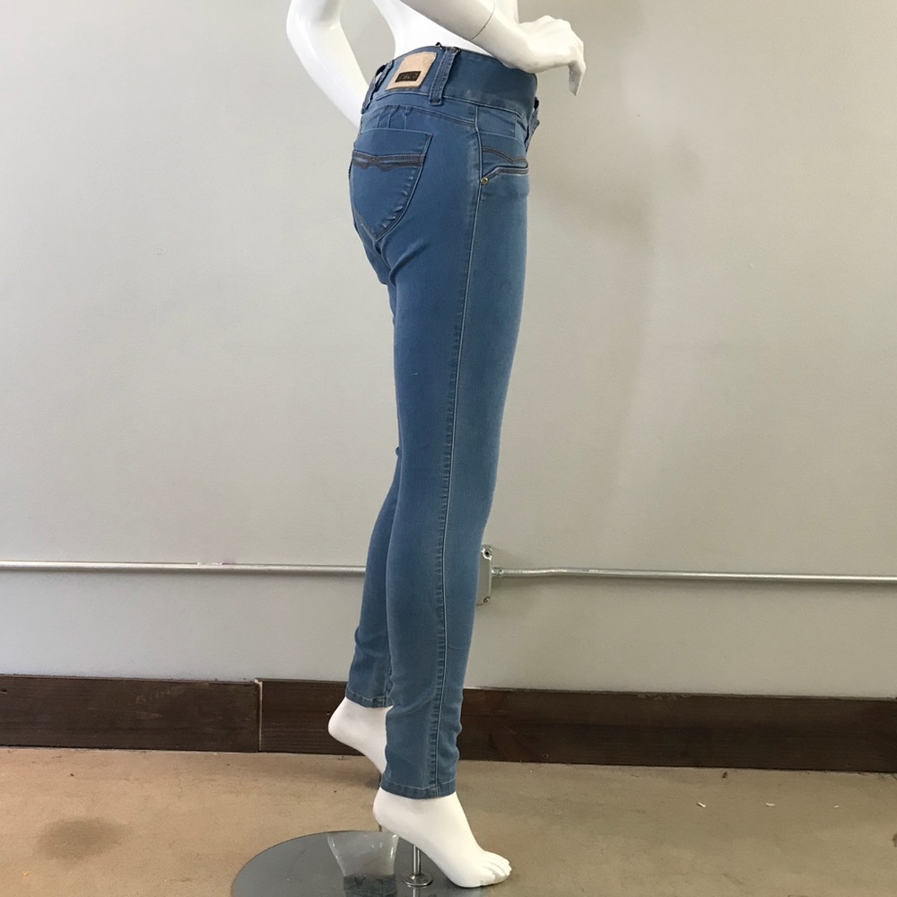 Jeans - Picture 2 of 7